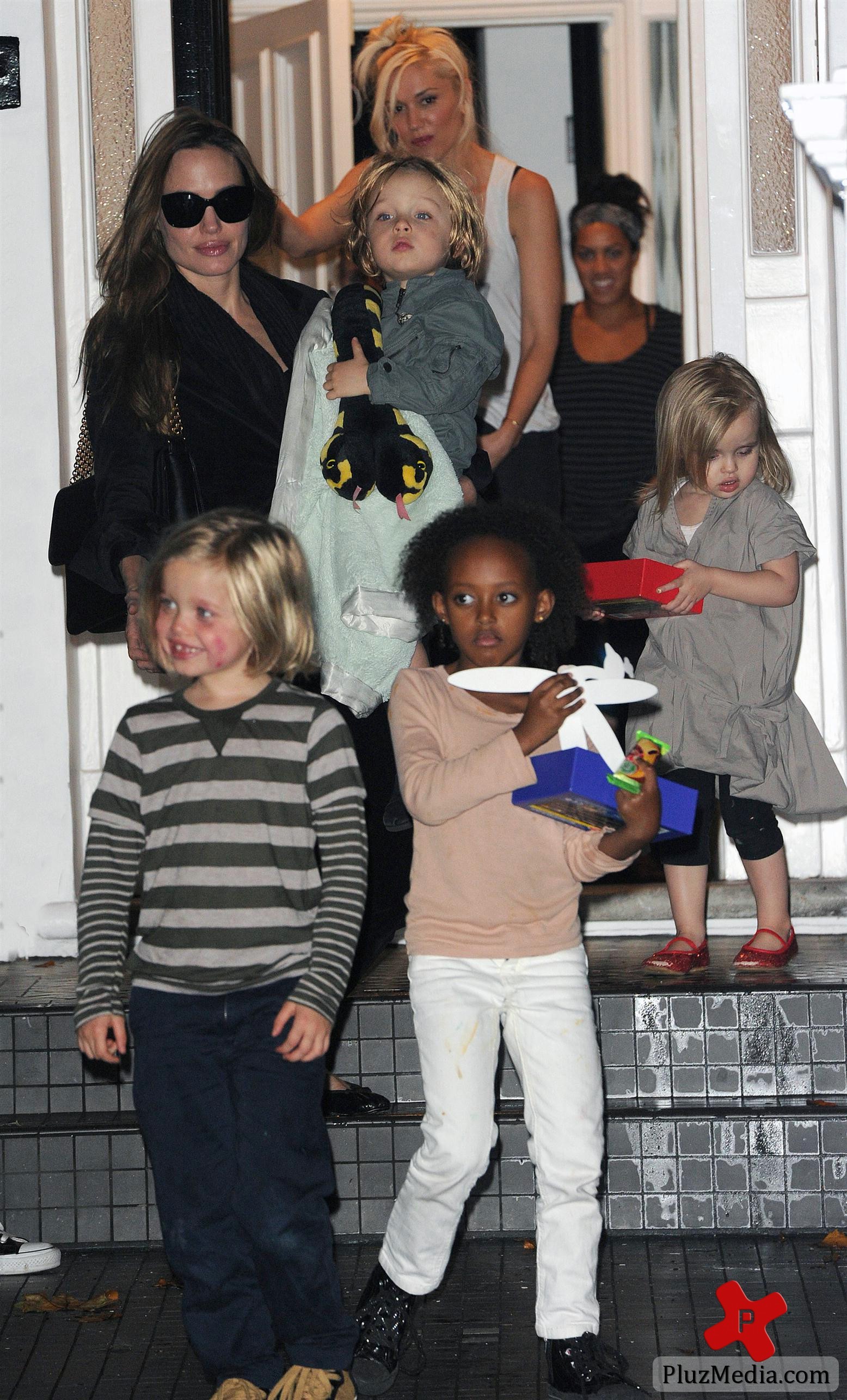 Angelina Jolie takes her children to visit Gwen Stefani | Picture 88184